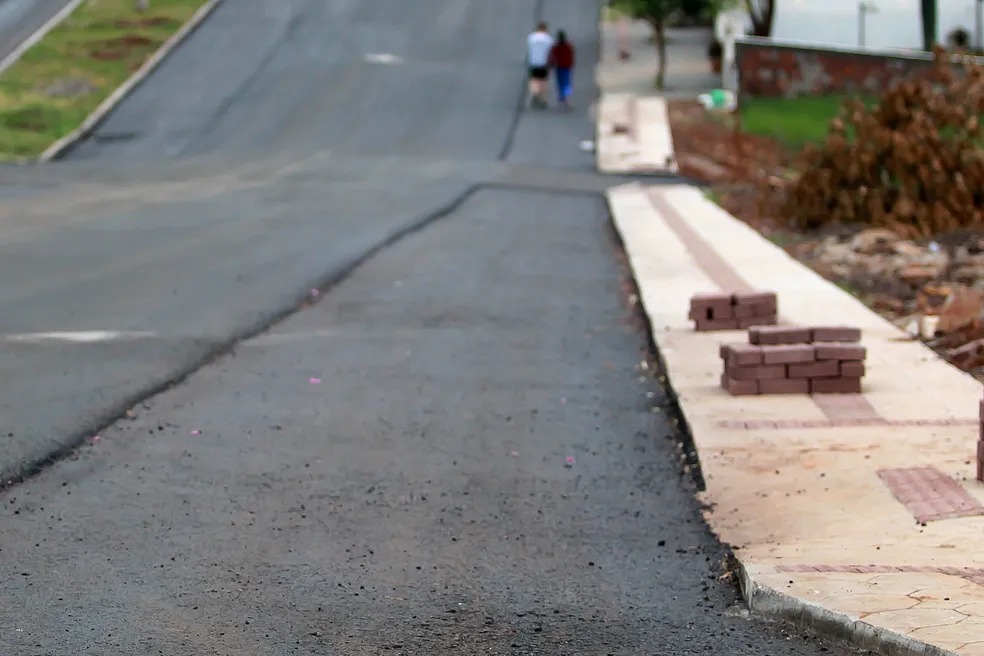 Dinheiro da Copel: Governo do Paraná libera R$ 326 mi para asfalto e obras de iluminação pública; veja cidades contempladas